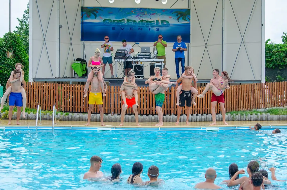 Children at the Greenfield outdoor pool